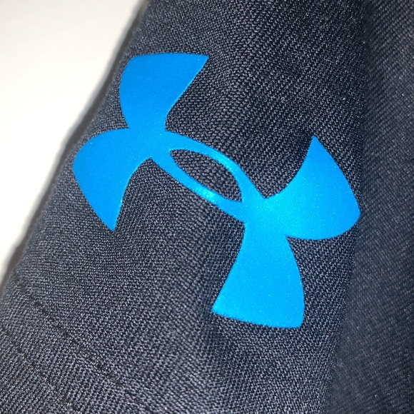 Boys Marvel Under Armour short sleeve tshirt (Med) - Picture 3 of 5